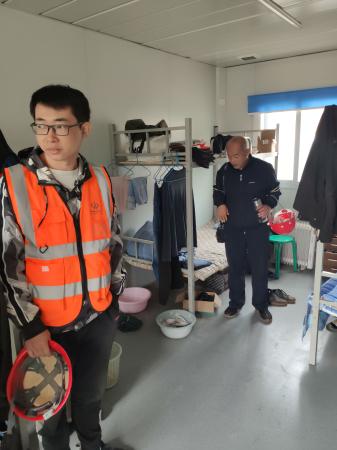 建筑系领导关系实习学生的生活起居